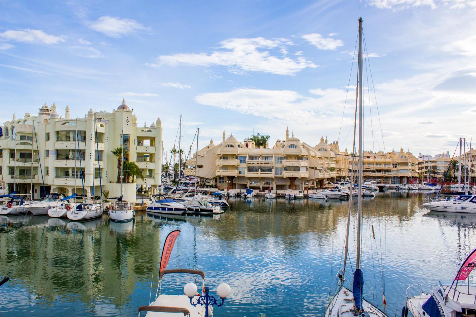 Benal Beach Suite Ii, Estudio Con Parque Acuatico Y Vistas Al Mar. Benalmádena Kültér fotó
