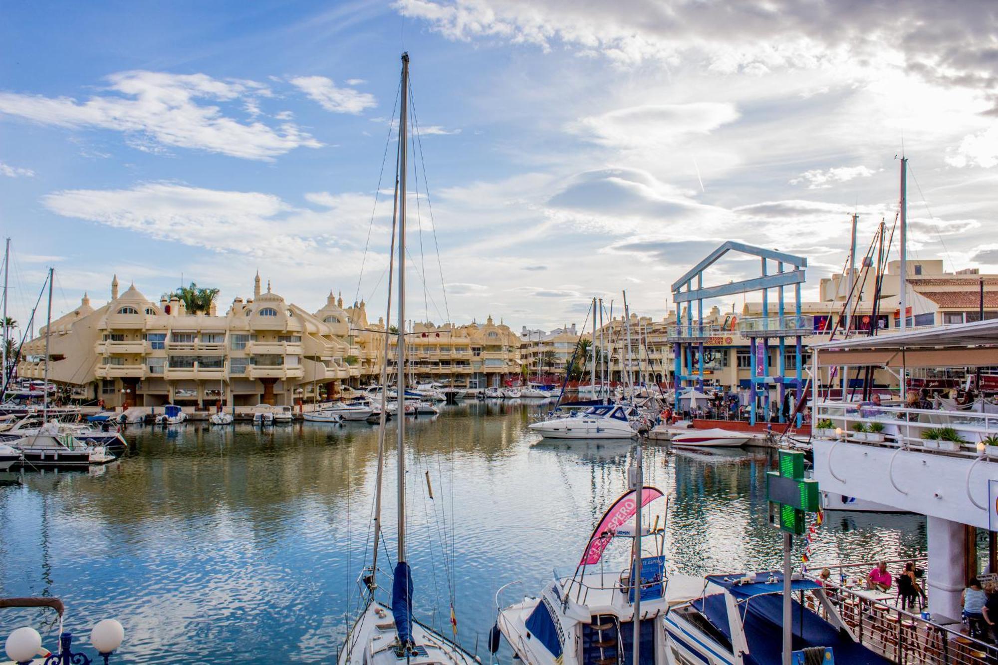 Benal Beach Suite Ii, Estudio Con Parque Acuatico Y Vistas Al Mar. Benalmádena Kültér fotó