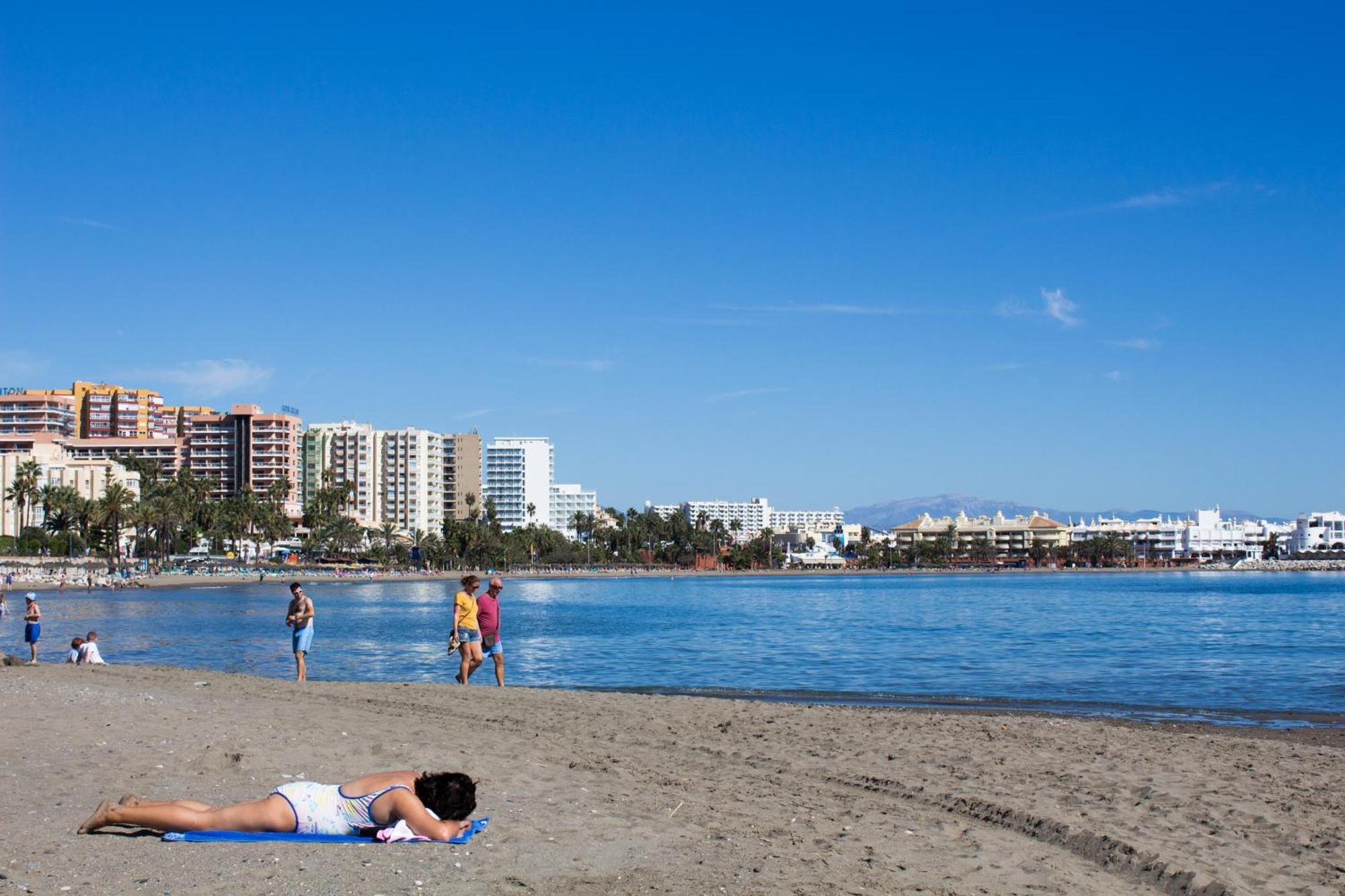 Benal Beach Suite Ii, Estudio Con Parque Acuatico Y Vistas Al Mar. Benalmádena Kültér fotó