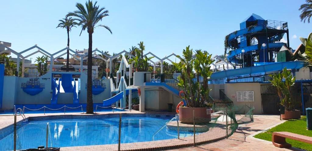 Benal Beach Suite Ii, Estudio Con Parque Acuatico Y Vistas Al Mar. Benalmádena Kültér fotó