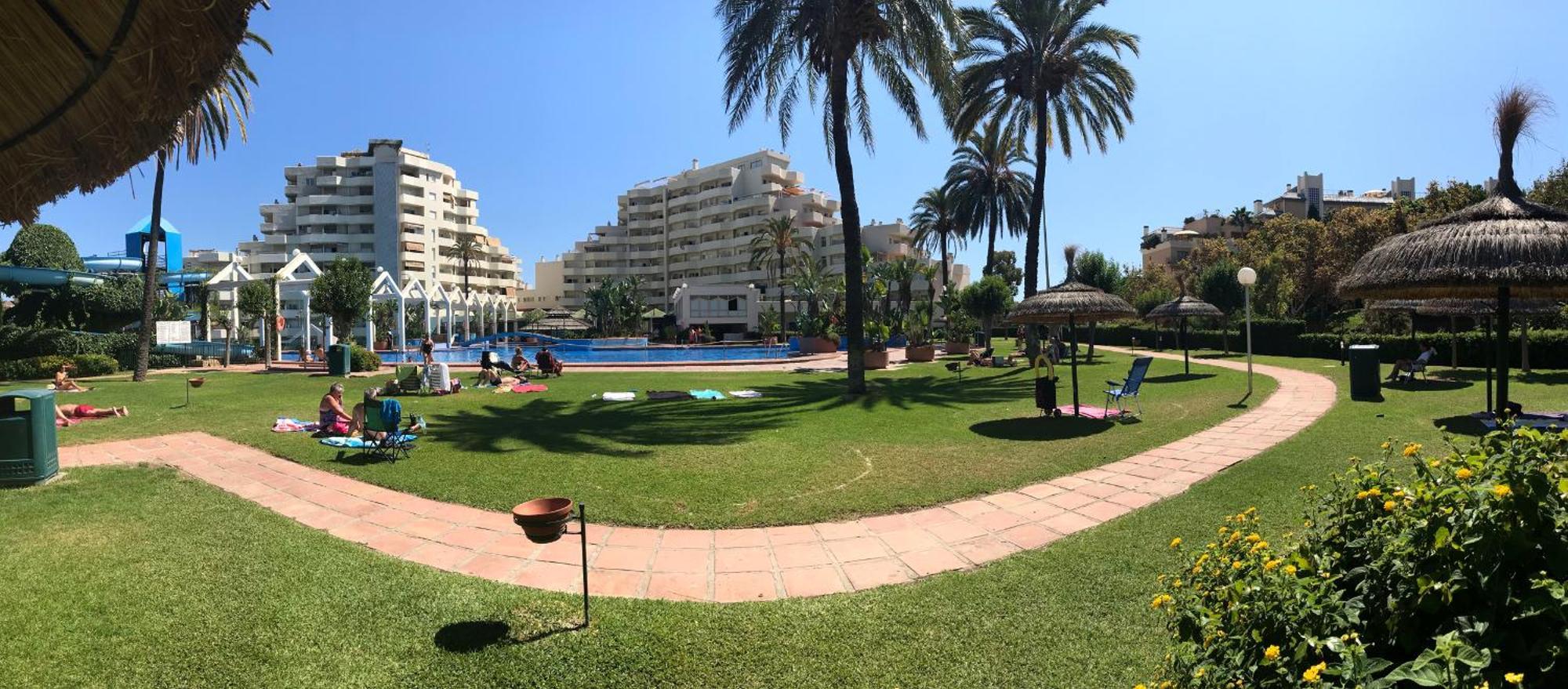 Benal Beach Suite Ii, Estudio Con Parque Acuatico Y Vistas Al Mar. Benalmádena Kültér fotó